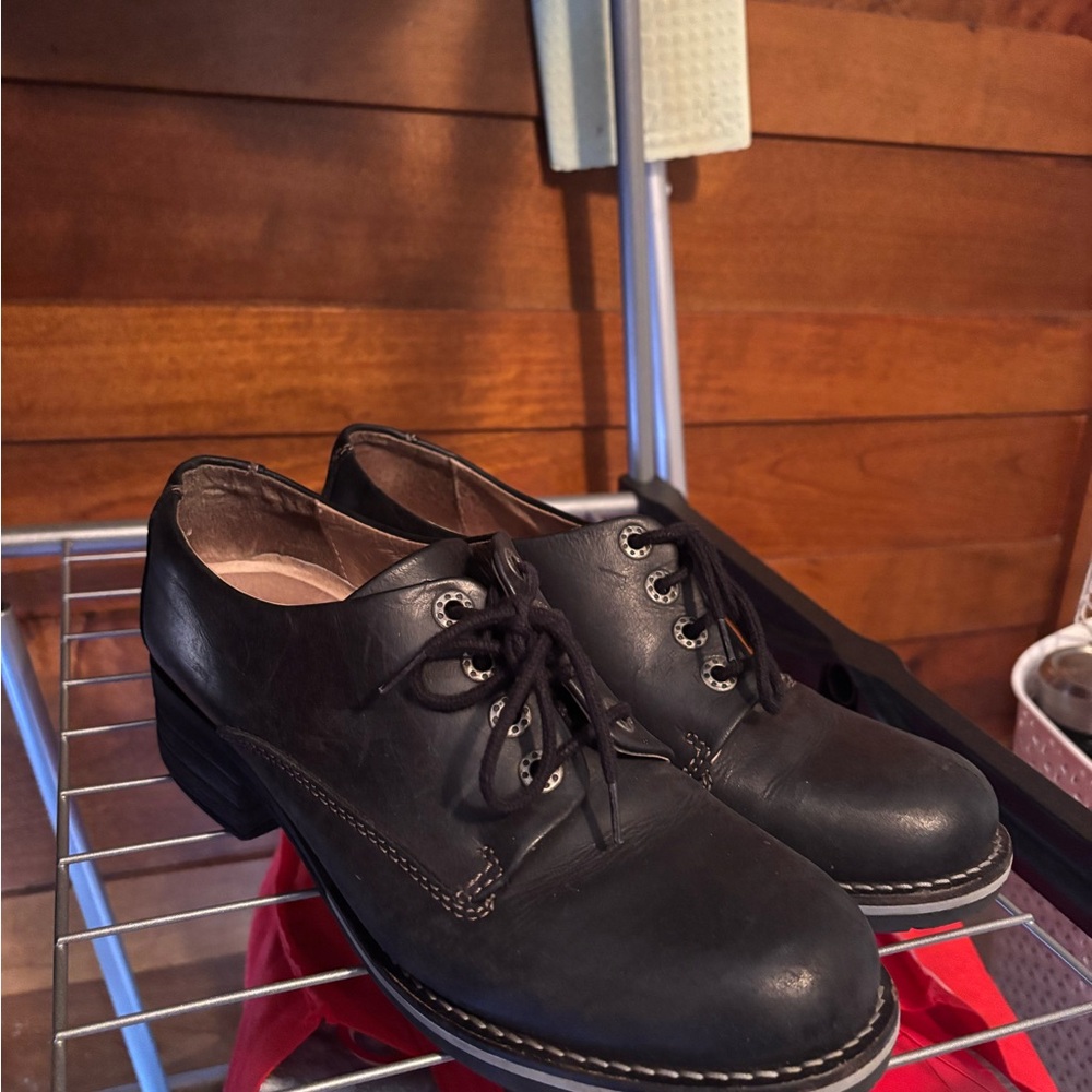 Women's Black Leather Shoes